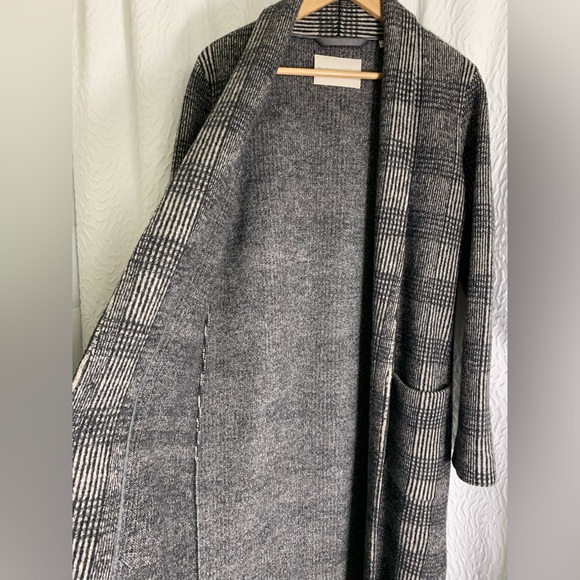 Aritzia Babaton Black White Plaid Shawl Extra Fine 100% Merino Wool Jacket Robe - Picture 3 of 13